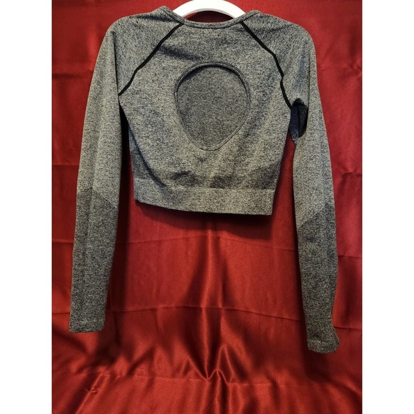 Nova Sport Gray Black Active wear Crop Top Medium Racerback Athletic thumb holes - Picture 3 of 3